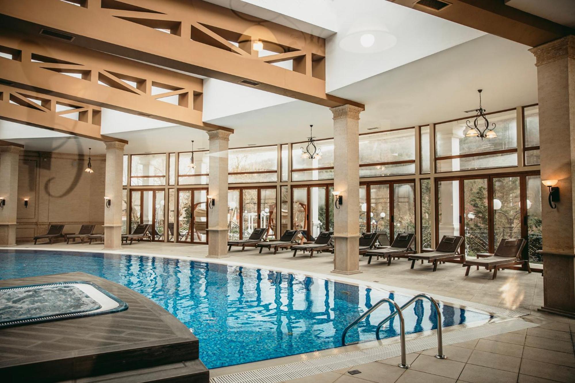 Midalidare Hotel & Spa Mogilovo エクステリア 写真