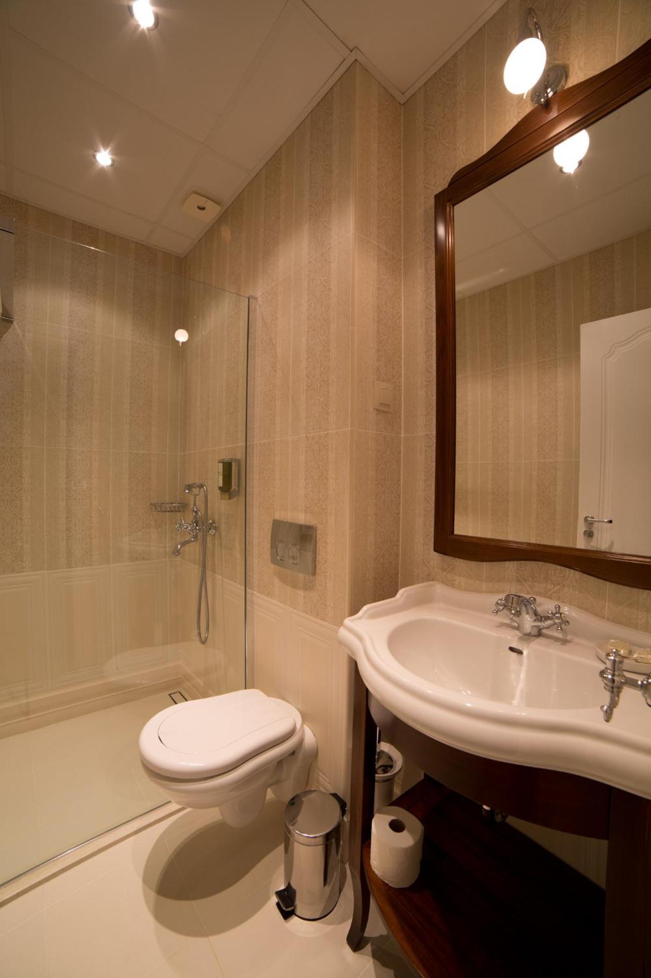 Midalidare Hotel & Spa Mogilovo エクステリア 写真
