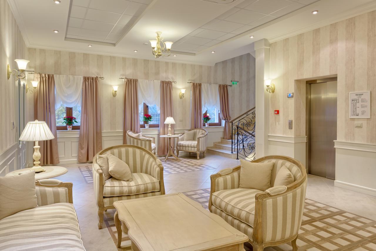 Midalidare Hotel & Spa Mogilovo エクステリア 写真